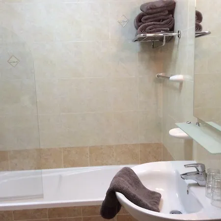 Comfort No. 16, Daffodil Court Apartment *