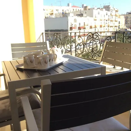 Comfort No. 16, Daffodil Court Apartament *