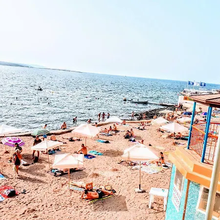 Comfort No. 16, Daffodil Court Apartment