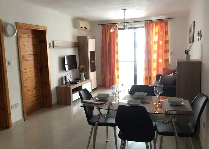 Comfort No. 16, Daffodil Court Apartament