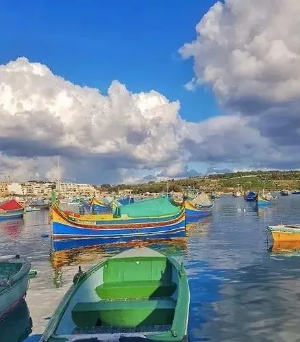 Comfort No. 16, Daffodil Court Apartament