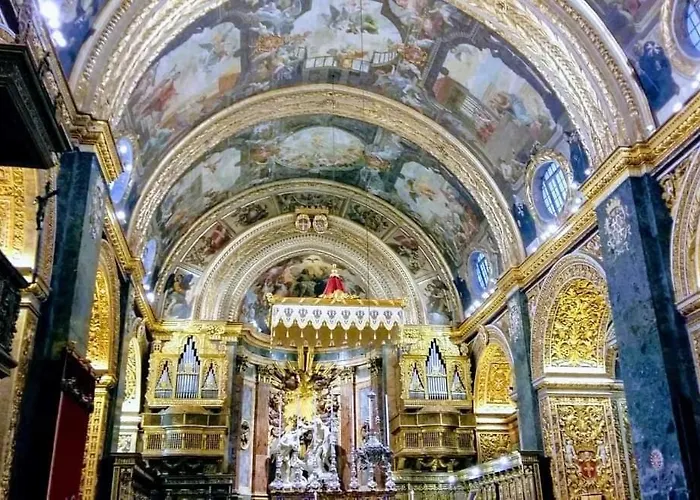 Comfort No. 16, Daffodil Court Apartament *